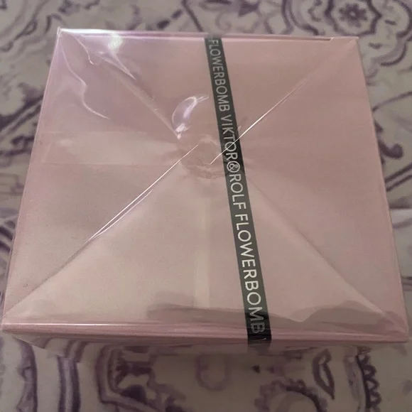 ✨Viktor & Rolf - Flowerbomb for Women 1.7oz - NWT✨ - Picture 14 of 14
